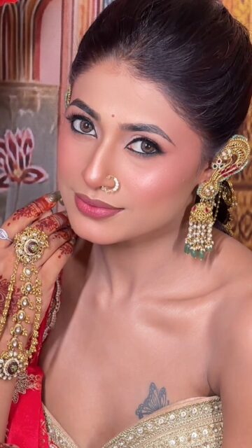 Pink suits her like poetry 💗.
Grace has a colour, and today it's pink.
This stunning saree look from Satyam Mall reminds us why ethnic wear will always be timeless.
Come find your own showstopper outfit today!
Visit us and find your look today!
📍Juni Shukrawari Road, Opp. Bank of India, Sakkardara, Nagpur.
📞 85300 26682
#PinkSaree #StyamMall #EthnicWear #Beauty #fyp
{saree, pink saree, lotus, wedding saree, indian fashion, viral, reel, instagram, trending, reel, GRWM, style, fashion, beauty}